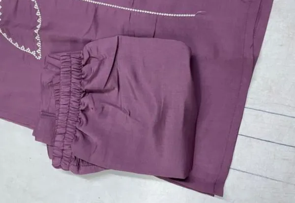 Lavender_Rayon_Slub_Premium_&_Fancy_Design_Kurta_Set_For_Women