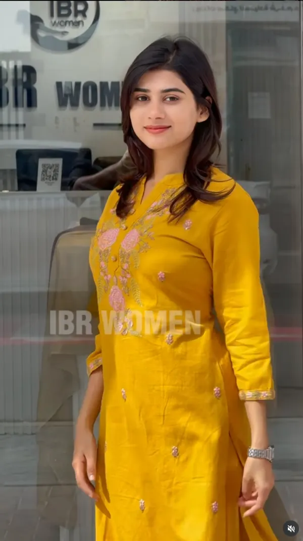 Yellow_Chanderi_Premium_&_Fancy_Design_Kurta_Set_For_Women