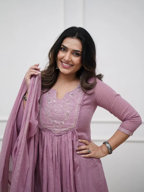 Onion_Chanderi_Premium_&_Fancy_Design_Kurta_Set_For_Women