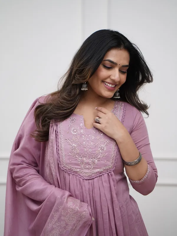 Onion_Chanderi_Premium_&_Fancy_Design_Kurta_Set_For_Women