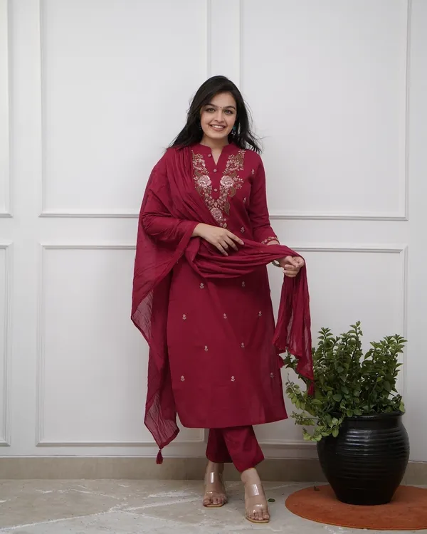 Maroon_Chanderi_Premium_&_Fancy_Design_Kurta_Set_For_Women