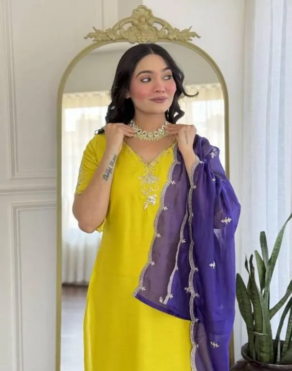 Yellow_Rayon_Slub_Premium_&_Fancy_Design_Kurta_Set_For_Women