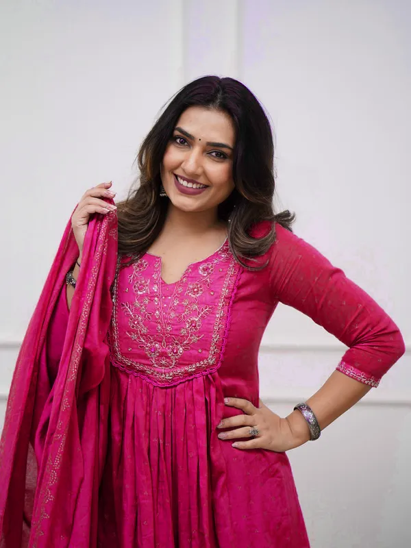 Pink_Chanderi_Premium_&_Fancy_Design_Kurta_Set_For_Women