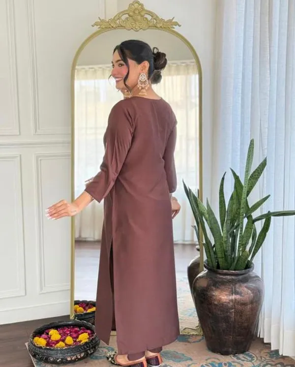 Brown_Rayon_Slub_Premium_&_Fancy_Design_Kurta_Set_For_Women
