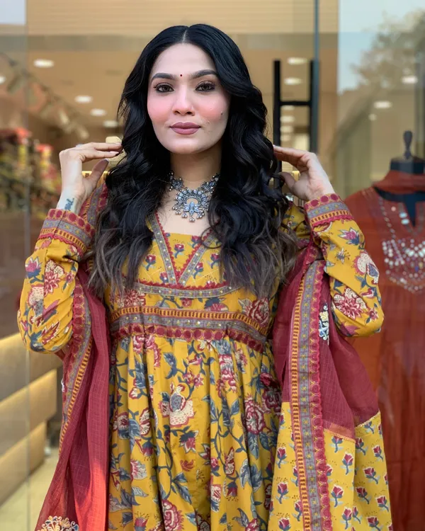 Yellow_Chanderi_Premium_&_Fancy_Design_Kurta_Set_For_Women