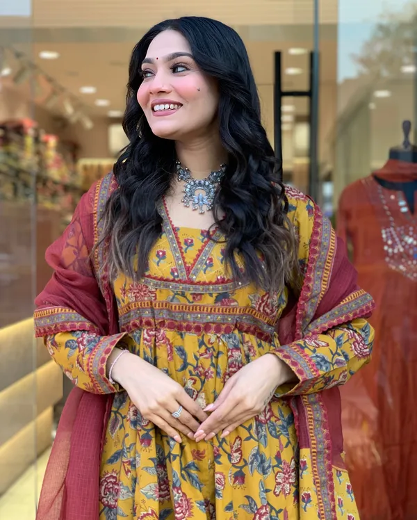 Yellow_Chanderi_Premium_&_Fancy_Design_Kurta_Set_For_Women