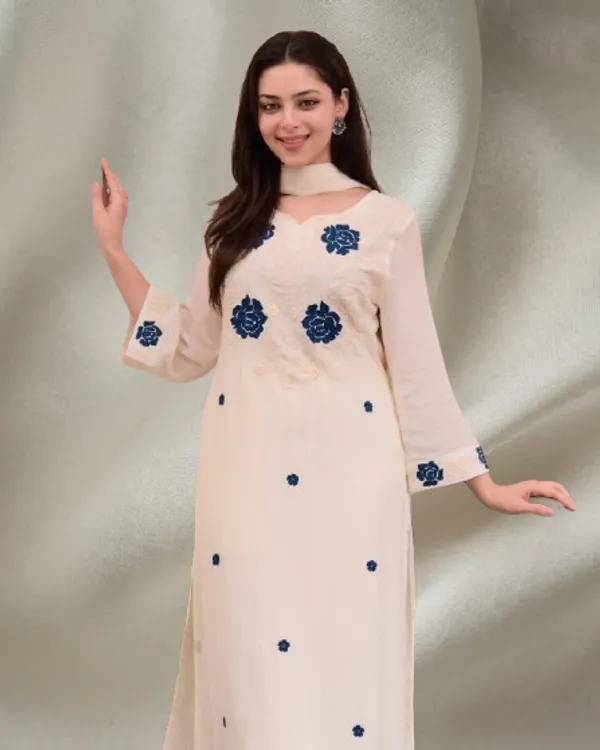 Off_White_Roman_Silk_Premium_&_Fancy_Design_Kurta_Set_For_Women