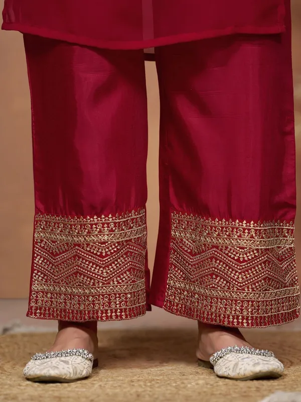 Red_Chanderi_Premium_&_Fancy_Design_Kurta_Set_For_Women