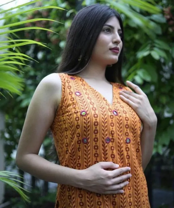 Yellow_Rayon_Slub_Premium_&_Fancy_Design_Kurta_Set_For_Women