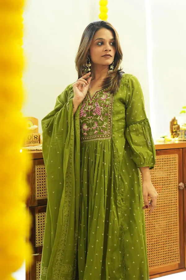 Green_Chanderi_Premium_&_Fancy_Design_Kurta_Set_For_Women