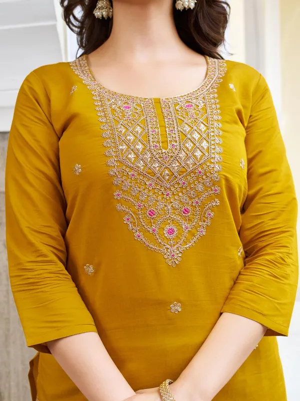 Yellow_Chanderi_Premium_&_Fancy_Design_Kurta_Set_For_Women