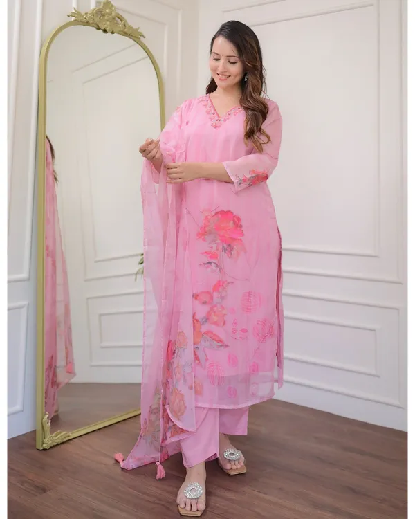 Pink_Chanderi_Premium_&_Fancy_Design_Kurta_Set_For_Women