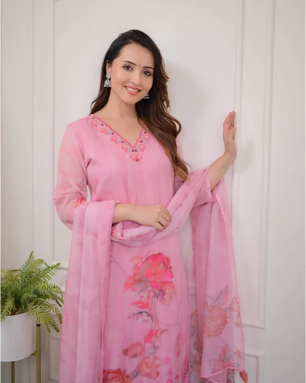 Pink_Chanderi_Premium_&_Fancy_Design_Kurta_Set_For_Women