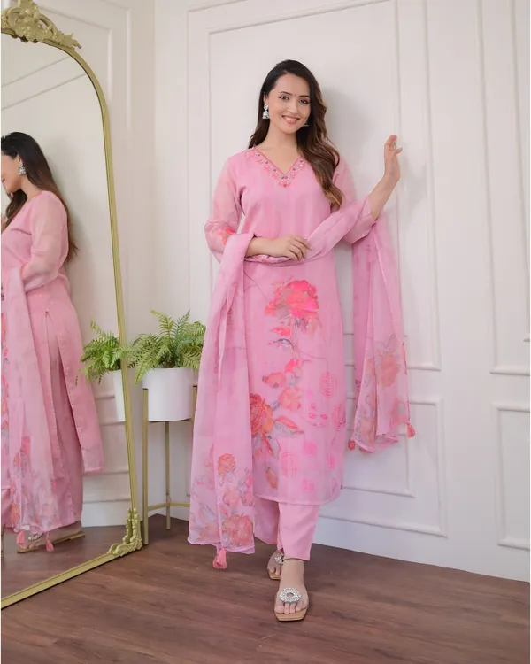 Pink_Chanderi_Premium_&_Fancy_Design_Kurta_Set_For_Women