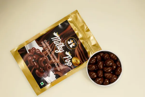 Driyoz_Chocolate_Coated_Dry_Fruits_-_Roasted_Almonds_And_Cashews_(250G)_And_Milky_Pop_-_Milk_Chocolate_Coated_Almonds