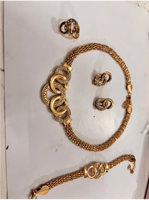 Gold_Alloy_Crystal_Chain_Link_Jewelry_Set_For_Women