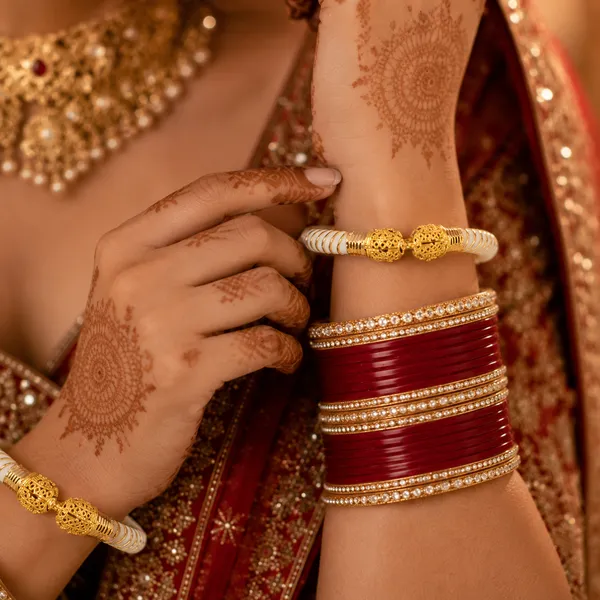White_Shakha_Bangles