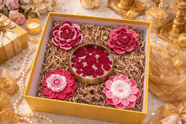 Luxury_Floral_Candle_Gift_Box_Set_|_Handcrafted_Soy_Wax_Lotus_&_Rose_Candles_in_Premium_Decorative_Box_|_Festive_&_Premium_Gifting_Collection