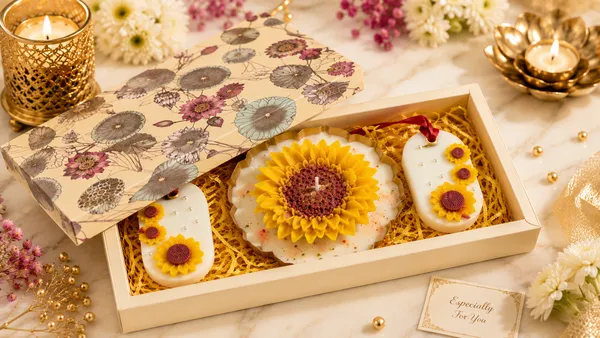 Luxury_Sunflower_Candle_Gift_Hamper_with_2_Floral_Wax_Sachets_|_Premium_Decorative_Scented_Candle_Gift_Box_|_Handmade_Home_Decor_Gift_for_Diwali,_Birthdays,_Weddings_&_Housewarming
