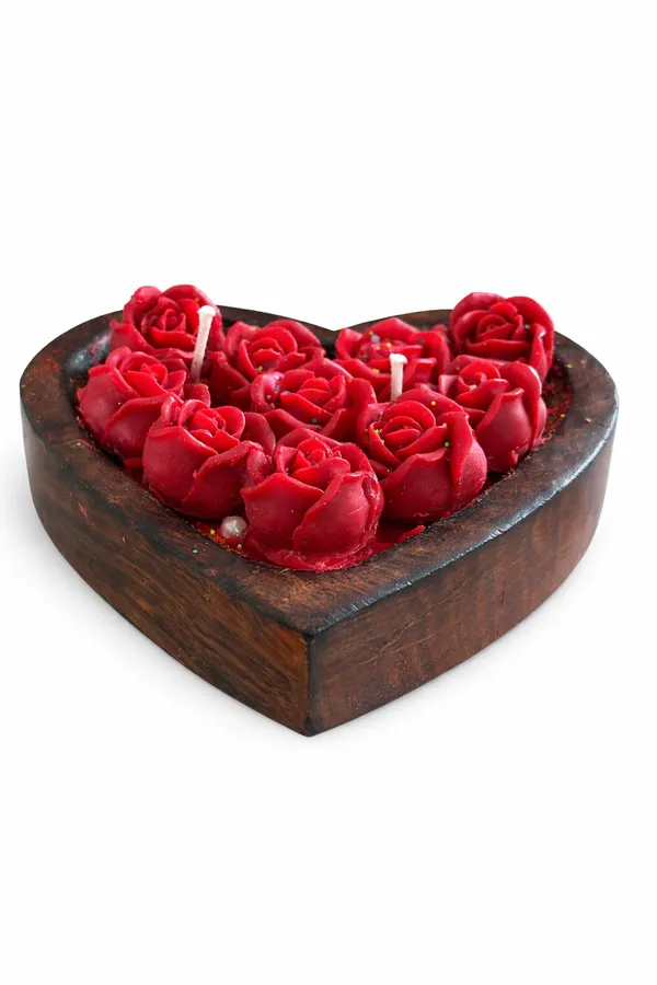 Luxury_Heart-Shaped_Rose_Candle