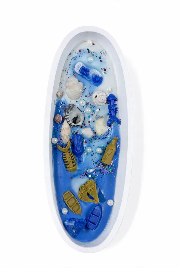 Handcrafted_Ocean_Soy_Wax_Candle_in_Decorative_Bowl_|_Coastal_Seashell_Candle_with_Casting_Art_Mini_Boats_&_Pearl_Accents_|_Luxury_Beach_Theme_Home_Décor_Gift