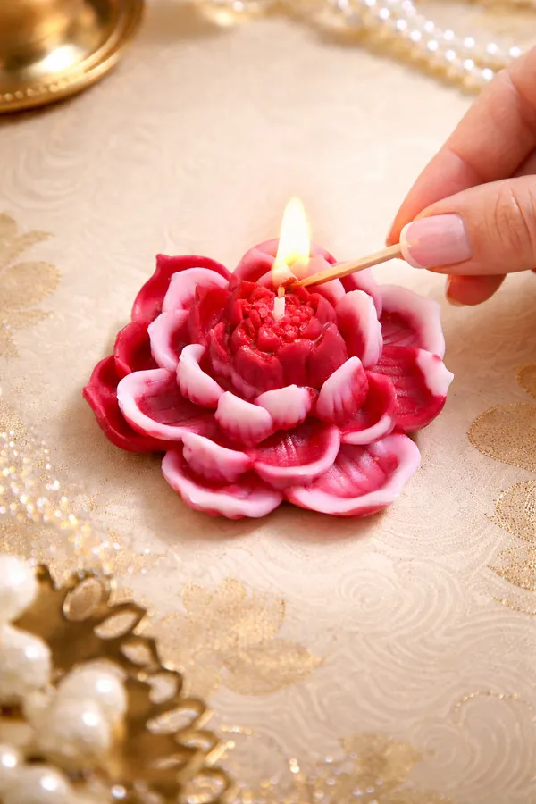 Lotus_Flower_Decorative_Candle__(8cm_x_8cm_Each)_|_Handcrafted_Floral_Candle_for_Home_Décor_&_Gifting_|_Wedding_Return_Gifts,_Festive_Decoration_|_Packs_of_1,_2,_3,_4_&_6