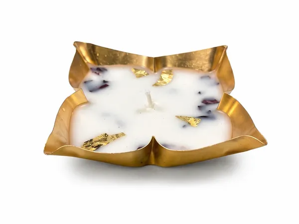 Premium_Lotus_Shaped_Brass_Urli_Scented_Candle_|_Decorative_Floral_Wax_Candle_with_Gold_Leaf_|_Luxury_Home_Décor_Candle_for_Diwali,_Pooja,_Gifting_&_Table_Centrepiece_|_8.9_cm