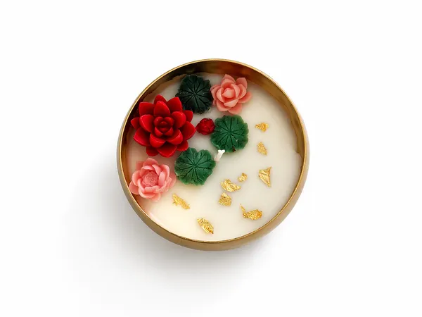 Timeless_Elegance_Handmade_Brass_Urli_Candle_with_Floral_Design_|_Hammered_Decorative_Urli_with_Wax_Flowers_&_Gold_Flakes_|_Diwali_Decor,_Pooja,_Housewarming_Return_Gift,_Home_Decor_Bowl_(10_cm)