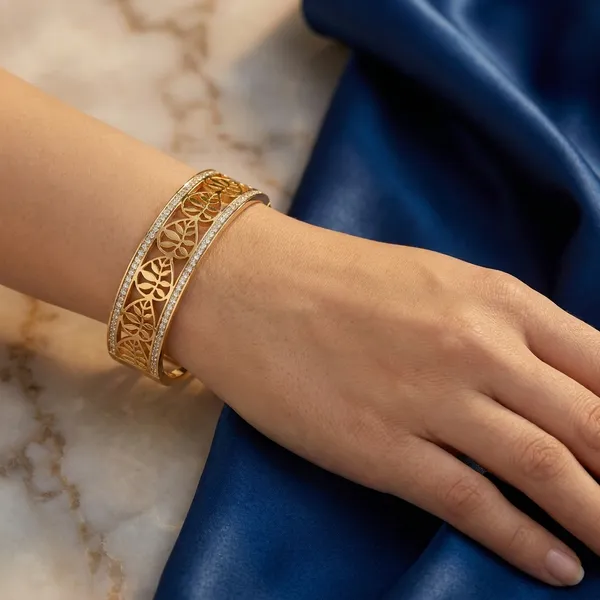 Gold-Plated_Floral_Filigree_Diamond-Studded_Ring_For_Women