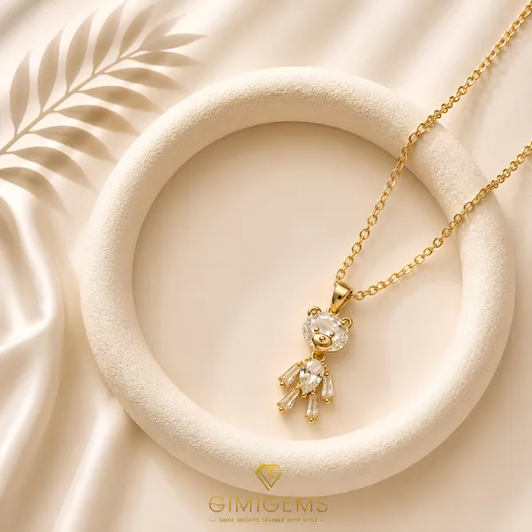 Sparkling_Bear_Pendant_Necklace_With_Crystal_Detailing