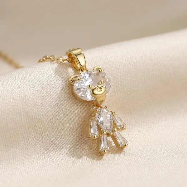 Sparkling_Bear_Pendant_Necklace_With_Crystal_Detailing