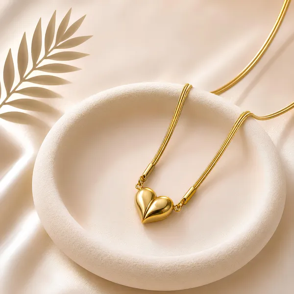 Anti_Tarnish_Gold_Tone_Magnetic_Heart_Pendant_Necklace_for_Women_&_Girls,_Elegant_Heart_Shape_Chain,_Minimalist_Jewellery_for_Daily_Wear,_Party_&_Gift