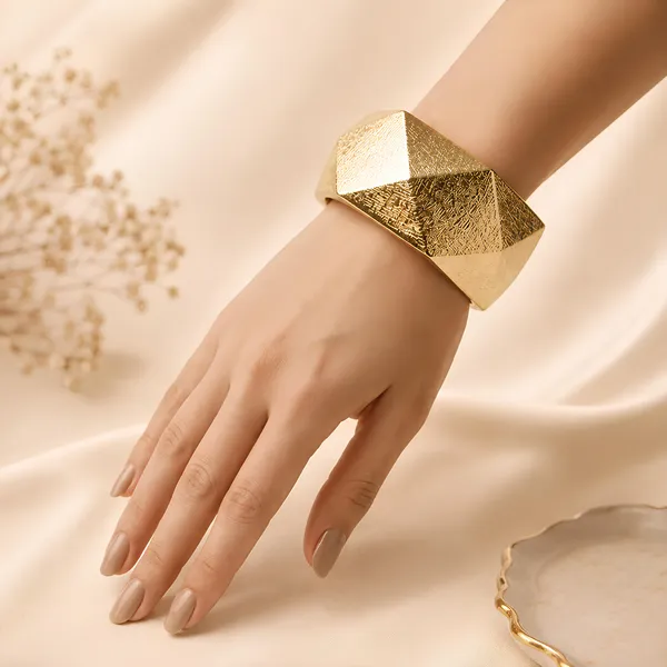 Faceted_Gold-Tone_Hinged_Bangle_Bracelet