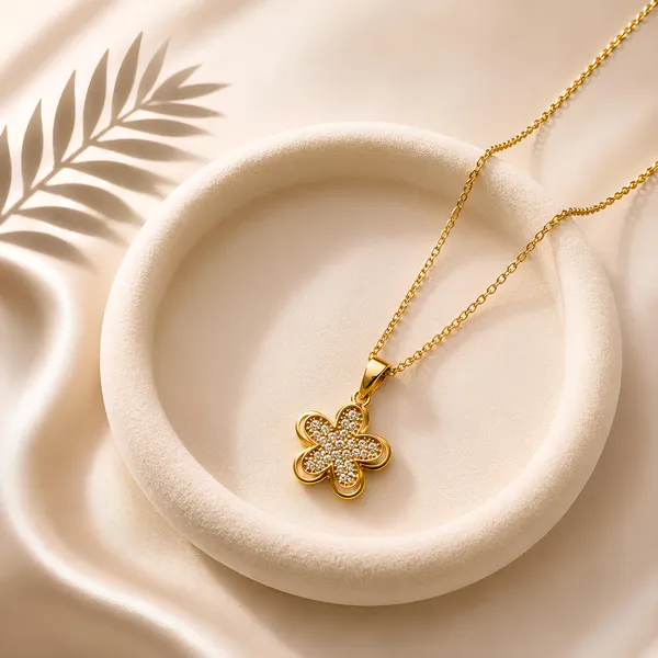 Sparkling_Floral_Crystal_Pendant_Necklace_for_Women