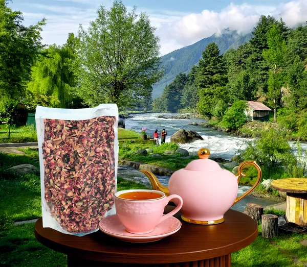 Shahi_Premium_Kashmiri_Kehwa(_Kahwa)_Tea_-_Replacement_For_High_Quality_Green_Tea_With_Saffron_&_Mamra_Badam