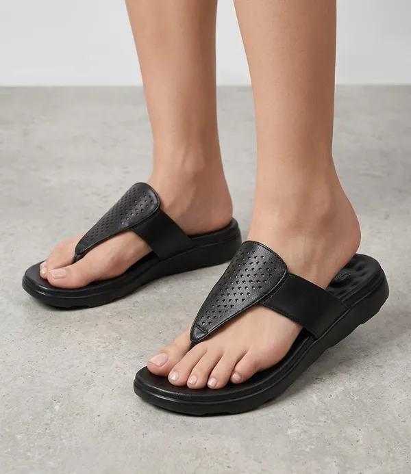 Black_Synthetic_Leather_Premium_Slippers_For_Women