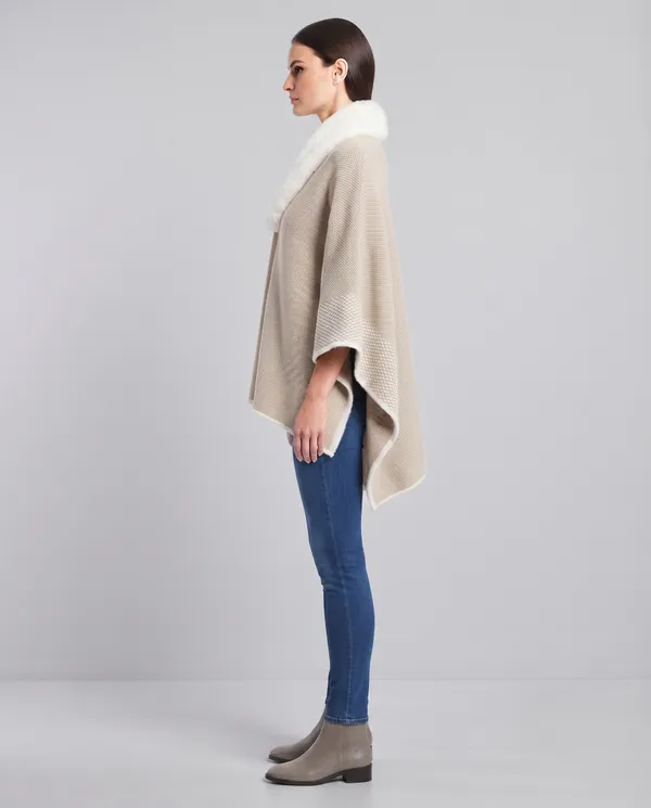 WOMENS_PONCHU_WITH_FUR