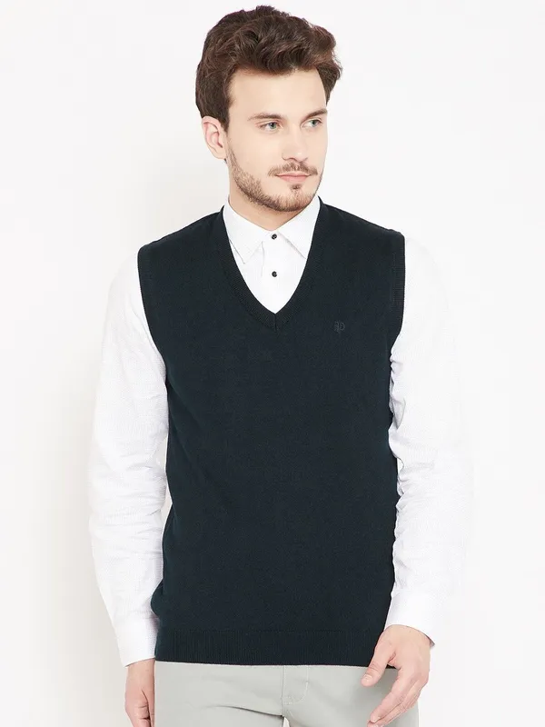 Black_Solid_Woolen_Sweater_For_Men