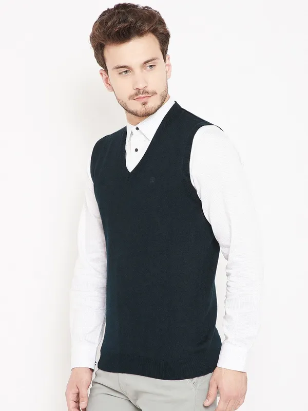 Black_Solid_Woolen_Sweater_For_Men