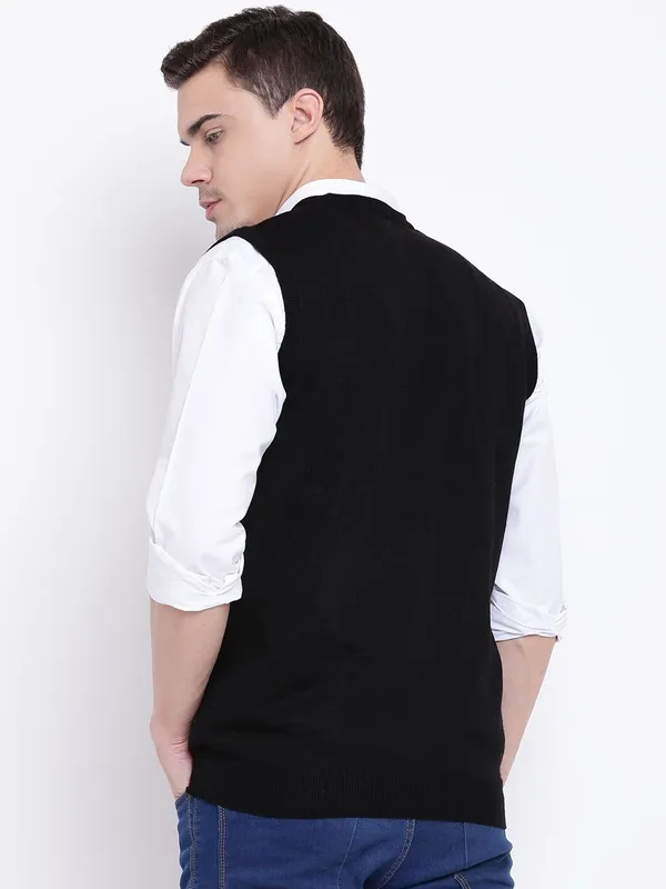 Black_Solid_Woolen_Sweater_For_Men
