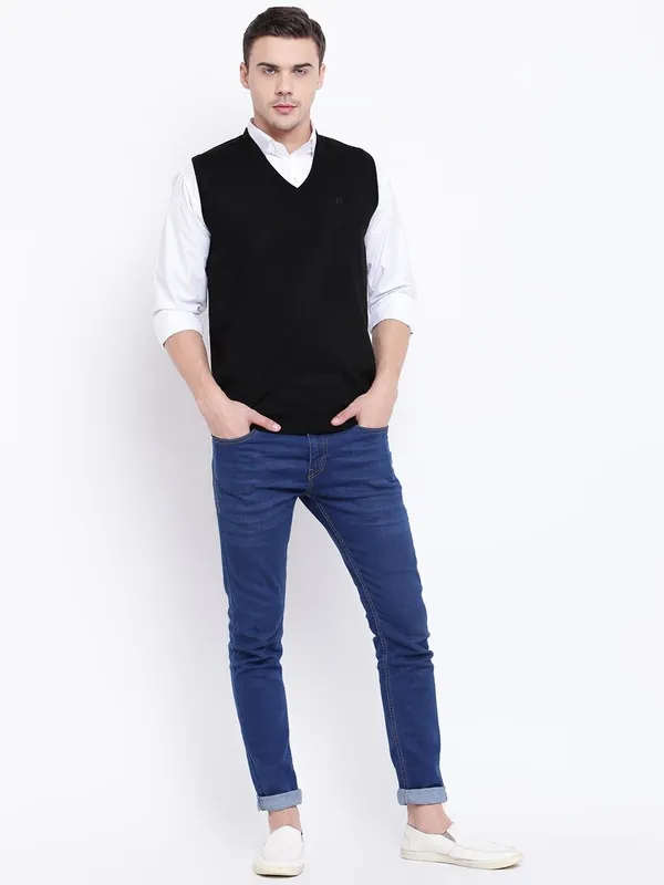 Black_Solid_Woolen_Sweater_For_Men