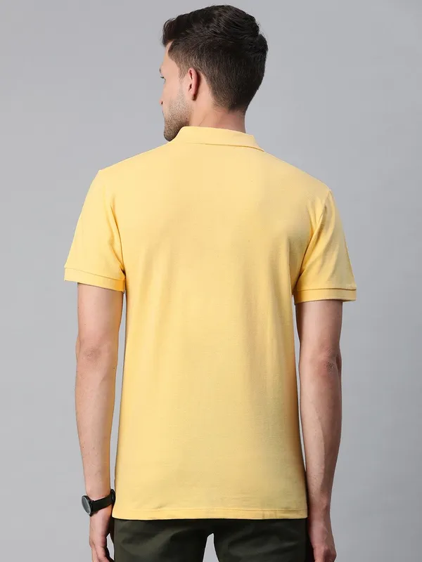 Yellow_Cotton_Blend_T-Shirt_For_Men