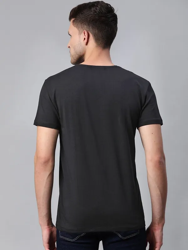 Black_Printed_Cotton_T-Shirt_For_Men