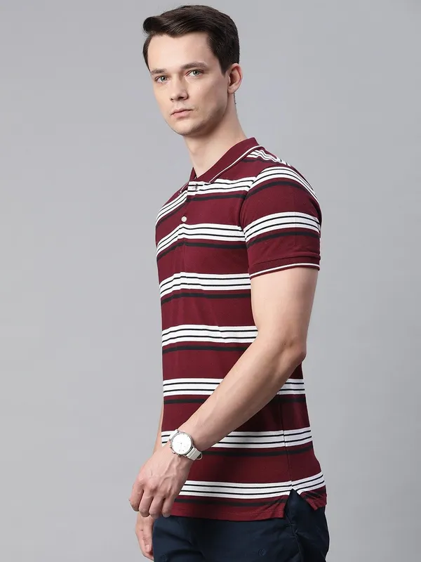 Maroon_Cotton_Blend_T-Shirt_For_Men