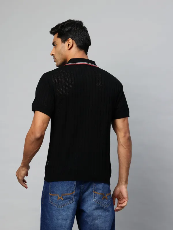 Black_Cotton_Blend_T-Shirt_For_Men