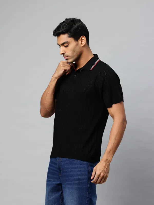 Black_Cotton_Blend_T-Shirt_For_Men