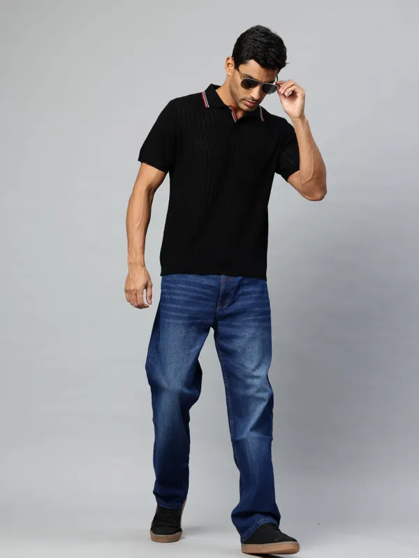 Black_Cotton_Blend_T-Shirt_For_Men