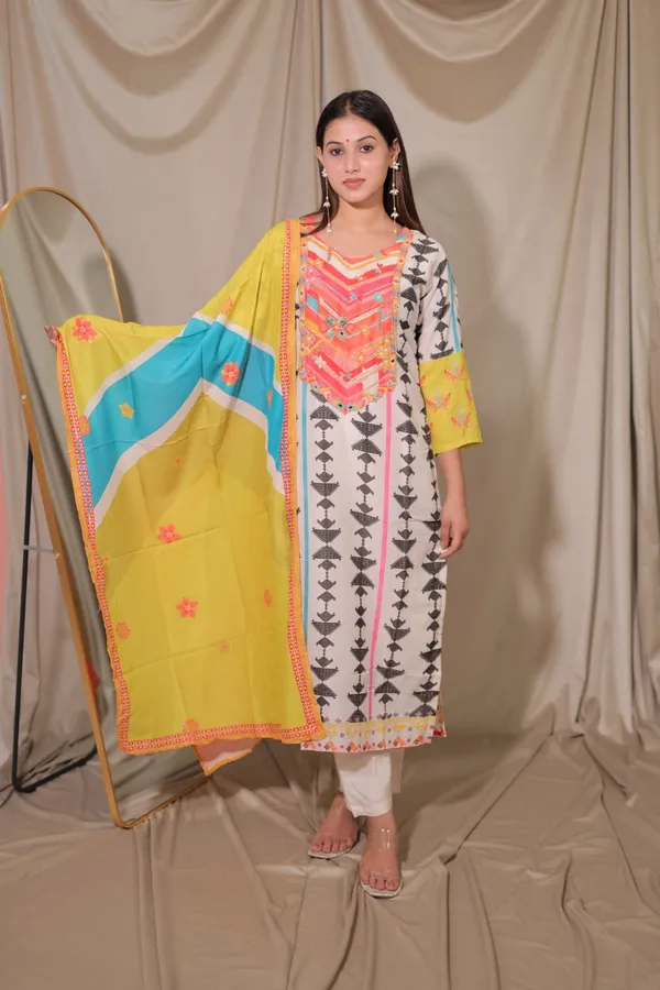 Husna_3_Piece_Kurta_Set_Muslin