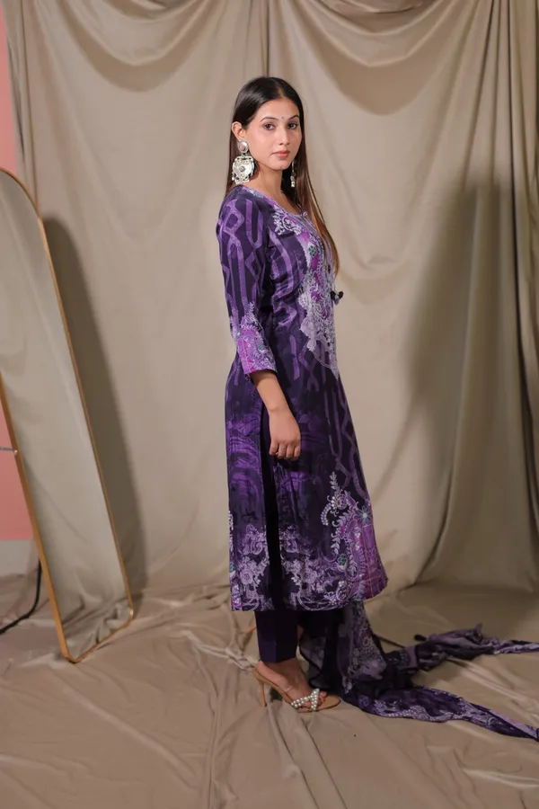Inaaya_3_Piece_Kurta_Set_Crepe
