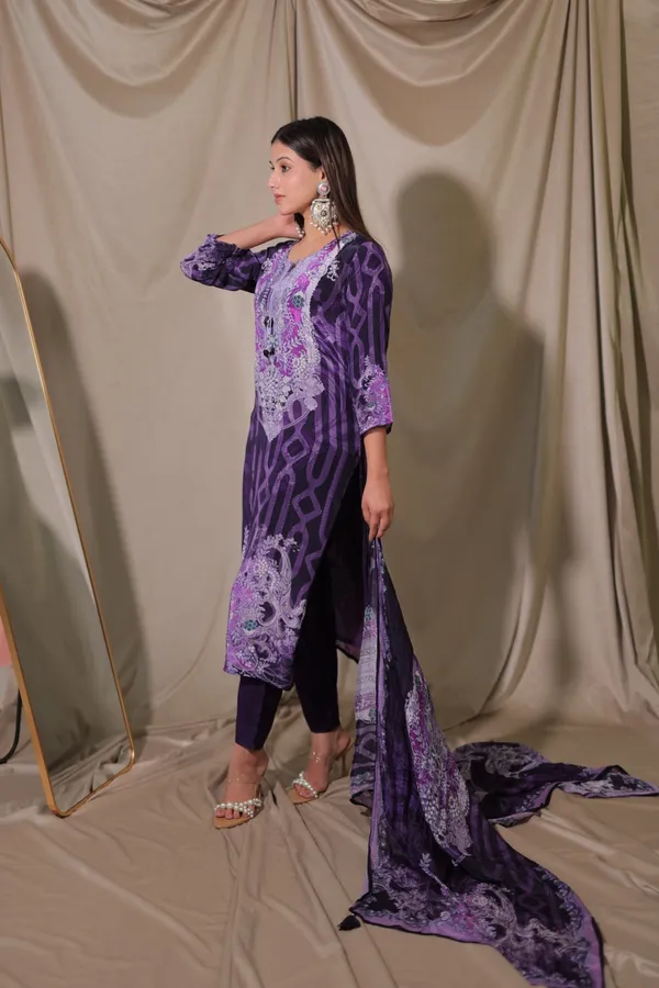 Inaaya_3_Piece_Kurta_Set_Crepe